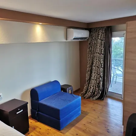 Tasos 3* Néa Péramos