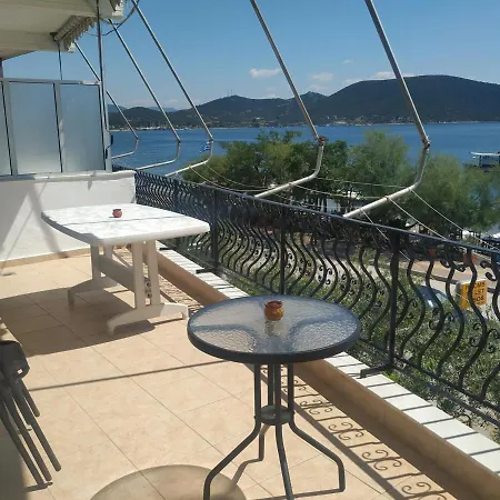 Tasos Aparthotel Néa Péramos