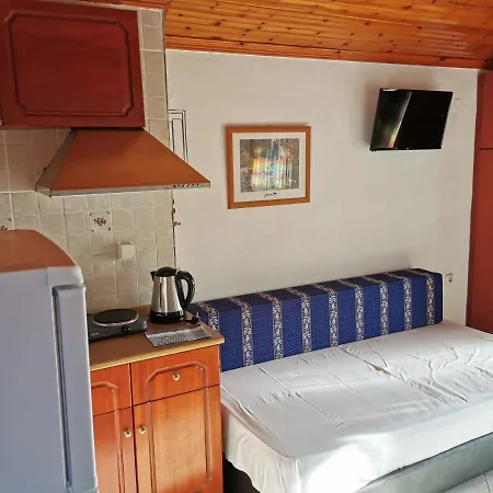 Tasos 3*