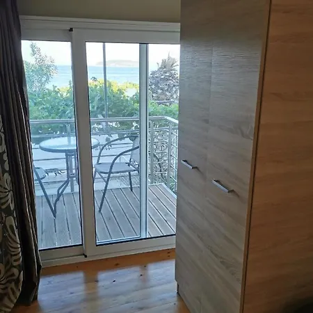 Tasos 3*