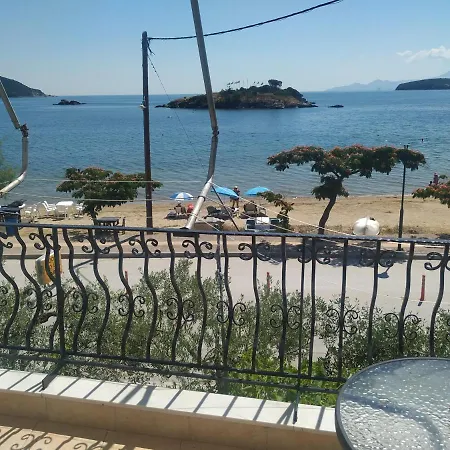 Tasos 3* Néa Péramos