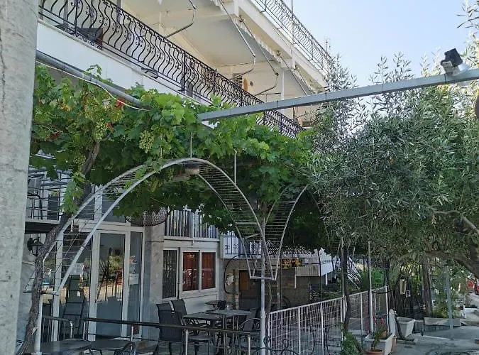 Tasos 3* Néa Péramos