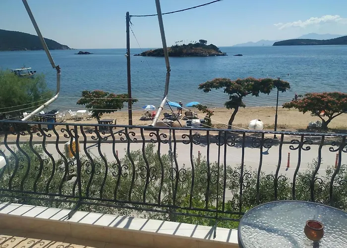 Tasos 3* Néa Péramos