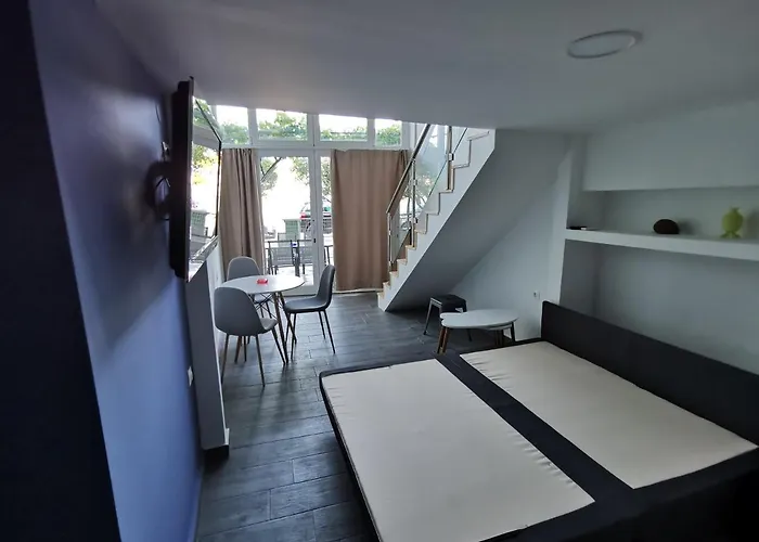 Tasos 3* Néa Péramos