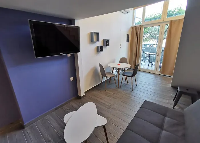 Tasos Aparthotel Néa Péramos